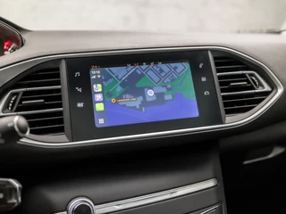Peugeot 308 Peugeot 308 SW 1.2 PureTech Sport (PANORAMADAK, APPLE CARPLAY, GROOT NAVI, PARKEERSENSOREN, SPORTSTOELEN, GETINT GLAS, CRUISE, LANE ASSIST, NIEUWE APK, NIEUWSTAAT) - afbeelding nr 28