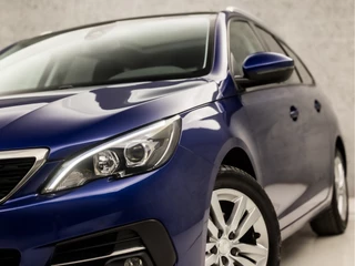 Peugeot 308 Peugeot 308 SW 1.2 PureTech Sport (PANORAMADAK, APPLE CARPLAY, GROOT NAVI, PARKEERSENSOREN, SPORTSTOELEN, GETINT GLAS, CRUISE, LANE ASSIST, NIEUWE APK, NIEUWSTAAT) - afbeelding nr 33