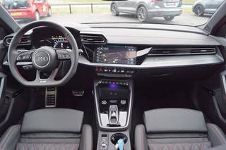 Audi A3 Audi A3 Limousine 1.5 TFSI S-line 150pk Facelift/Leer ruitmotief/ Panodak/Sonos/Head-up/LED - afbeelding nr 4