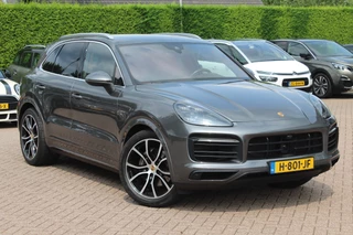 Porsche Cayenne - 67563459-0