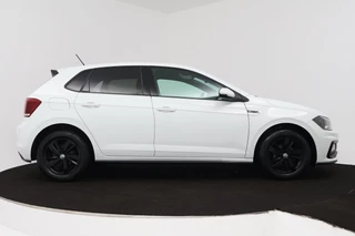 Volkswagen Polo Volkswagen Polo 1.0 TSI Comfortline (PARKEERSENSOREN, CRUISE ADAPTIEF, NAVIGATIE, NL-AUTO, GOED ONDERHOUDEN) - afbeelding nr 17