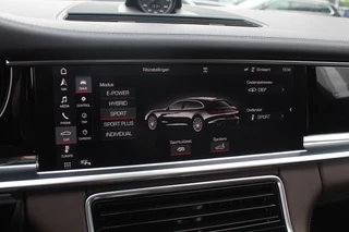 Porsche Panamera Porsche Panamera Sport Turismo 2.9 4 E-Hybrid / Panoramadak / 360Camera / Achterasbesturing / 21'' / Sportdesign + Chrono / Bose / Sportuitlaat / Luxe Leder / DAB / Stuurverwarming / Stoelverwarming 4x / Navigatie / DAB / Cruise Control - afbeelding nr 23