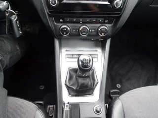 Škoda Octavia Škoda Octavia 1.0 TSI GRT AMB BNS-Navi-Blth-Media-Cruise-Usb-Clima - afbeelding nr 10