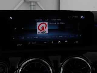 Mercedes-Benz A-Klasse Mercedes-Benz A-klasse 250e Business Solution Luxury | Leder | Stoelverwarming | Trekhaak | Camera | Navigatie | Full LED | Park Assist | Climate control | Widescreen - afbeelding nr 28