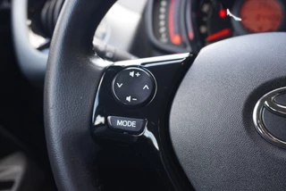 Toyota Aygo Toyota Aygo 1.0 VVT-i x-play ltd Navi | Camera | Airco | NAP - afbeelding nr 18