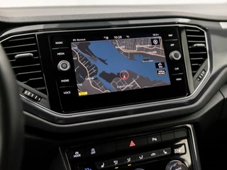 Volkswagen T-Roc Volkswagen T-Roc 1.5 TSI Sport 150Pk (VIRTUAL COCKPIT, APPLE CARPLAY, GROOT NAVI, CAMERA, LED KOPLAMPEN, SPORTSTOELEN, ADAPTIVE CRUISE, MODE KNOP, STOELVERWARMING, NIEUWE APK, NIEUWSTAAT) - afbeelding nr 29