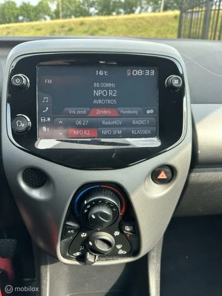 Toyota Aygo Toyota Aygo 1.0 VVT-i x-joy - afbeelding nr 5
