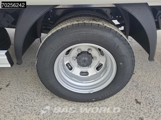 Iveco Daily Iveco Daily 35C18 3.0L Automaat Bakwagen Laadklep LED Navi Camera Airco Cruise Meubelbak Koffer Airco Cruise control - afbeelding nr 22