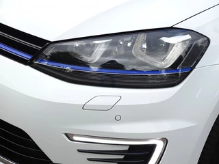 Volkswagen Golf Volkswagen Golf TSI GTE 204PK DSG / RNS / R-line / LED *NAP* - afbeelding nr 55