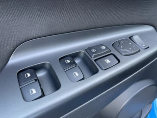 Hyundai Kona Hyundai Kona 1.0T Comfort | Navigatie via Apple Car Play | Achteruitrij camera | 18