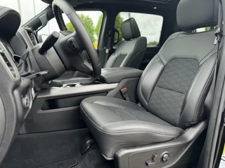 Dodge Ram 1500 Dodge Ram 1500 4X4 5.7 V8 4x4 CrewCab Sport|22
