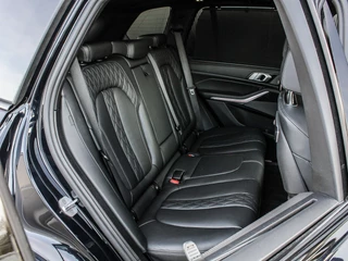 BMW X5 BMW X5 xDrive50e 490PK High Executive M-Sport | DRIVING ASSISTANT PRO | HEADUP | PANO | SKYLOUNGE | HARMAN EN KARDON | - afbeelding nr 19