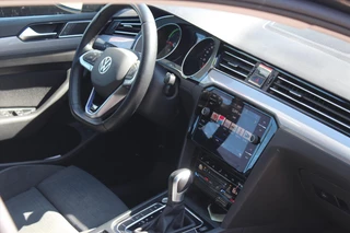 Volkswagen Passat Volkswagen Passat Variant 1.4 TSI PHEV 218pk 6-DSG GTE Business Highline | PanoramaDak | Zomer- en winterset | Carplay | - afbeelding nr 8