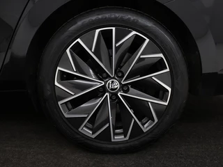 Škoda Superb Skoda Superb 1.4 TSI iV Laurin & Klement | Panoramadak |  Leder | Adaptive cruise | Canton Sound | Stoelverwarming | Standkachel | Carplay | Camera | Full LED | Memory - afbeelding nr 40