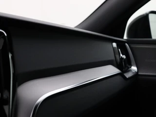 Volvo V60 Volvo V60 T8 PLUG-IN HYBRID AWD R-DESIGN HARMAN KARDON CAMERA DAB+ - afbeelding nr 20
