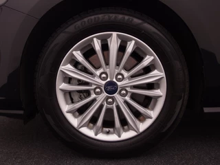 Ford Focus AUTOMAAT / TREKHAAK / FULL LED / KEYLESS / CARPLAY / NAVI / CLIMA / PDC / NL-AUTO - afbeelding nr 5