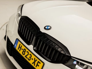 BMW 3 Serie BMW 3 Serie 320i M Sport 184Pk Automaat (APPLE CARPLAY, M PAKKET, GROOT NAVI, SFEERVERLICHTING, LEDER/ACANTARA, SPORTSTOELEN, GETINT GLAS, PARKEERSENSOREN, NIEUWE APK, NIEUWSTAAT) - afbeelding nr 16