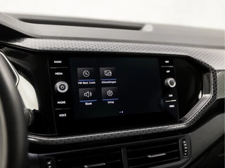 Volkswagen T-Cross Automaat (VIRTUAL COCKPIT, APPLE CARPLAY, GROOT NAVI, CLIMATE, LED KOPLAMPEN, SPORTSTOELEN, CAMERA, GETINT GLAS, KEYLESS, NIEUWSTAAT) - afbeelding nr 27