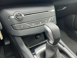 Peugeot 308 Peugeot 308 SW 1.2 Executive|Navi|Cruise|LED|Trekhaak|Panodak|PDC - afbeelding nr 11