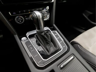 Volkswagen Passat Volkswagen Passat Variant 1.4 TSI ACT Highline 150Pk Automaat (APPLE CARPLAY, GROOT NAVI, CLIMATE, STOELVERWARMING, SPORTSTOELEN, KEYLESS, ADAPTIVE CRUISE, TREKHAAK, PARKEERSENSOREN, NIEUWSTAAT) - afbeelding nr 10