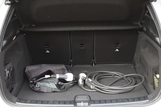 Mercedes-Benz GLA Pano/LED/Leder/Keyless/Camera/Elek. stoelen/Dodehoek/19