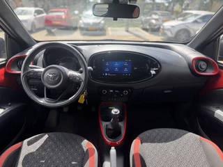 Toyota Aygo Navigatie, Voorstoelen verwarmd, camera , All-in Rijklaarprijs - afbeelding nr 15