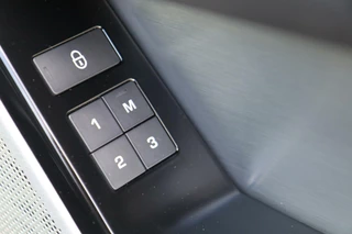 Land Rover Range Rover Velar Land Rover Range Rover Velar 3.0 V6 SC AWD R-Dynamic HSE 381 PK A cruise|Carplay|Matrix|Panoschuifdak|Digidash|Camera|Massage|Kahn LMV 22
