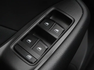MG ZS EV MG ZS EV Luxury 45 kWh | Panoramadak | Leder |  Stoelverwarming | Carplay | Adaptive cruise | Camera | Keyless | Full LED | Navigatie - afbeelding nr 15