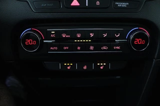 Kia ProCeed Kia ProCeed 1.4 T-GDI GT-Line (PANORAMADAK, STOEL-/STUURVERWARMING, CAMERA, CARPLAY, LED) - afbeelding nr 14