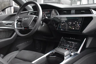 Audi e-tron Audi e-tron e-tron 50 quattro Launch edition Black 71 kWh Pano Lane ACC Luchtvering - afbeelding nr 18