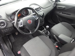 Fiat Punto AIRCO / CRUISE / BLUETOOTH /  SIDE-SKIRTS / PDC / LMV / LEUKE AUTO! - afbeelding nr 7