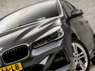 BMW 2 Serie Automaat (GROOT NAVI, M PAKKET, HEAD-UP DISPLAY, LEDER, SFEERVERLICHTING, GETINT GLAS, SPORTSTOELEN, DIGITAL COCKPIT, CRUISE, NIEUWE APK, NIEUWSTAAT) - afbeelding nr 33