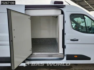 Renault Master Renault Master 130PK Koelwagen Vriezer -18 Carrier Xarios 200 230V stekker LED Camera Parkeersensoren Airco Cruise Vries Koeler Kühlwagen Kühler Frigo 9m3 Airco Cruise control - afbeelding nr 8