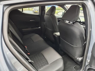 Toyota C-HR Toyota C-HR 2.0 Hybrid Style Bi-Tone | Navi | Trekhaak | Sensoren v/a - afbeelding nr 33