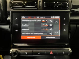 Citroën C3 Citroen C3 1.2 PureTech Max Automaat  Airco Navigatie d.m.v.Apple carplay / Android Auto Parksensoren Lichtmetalen Velgen - afbeelding nr 15
