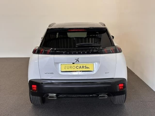 Peugeot 2008 Peugeot 2008 1.2 PureTech 130 GT Black Style Airco ECC Navi Carplay Cruise Control PDC VA + Camera Full LED 17