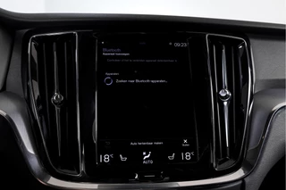 Volvo V60 Volvo V60 2.0 B3 163 PK Essential Edition - Automaat | Dig. Cockpit | Cruise | Stoel-+Stuurverw. | PDC | NAV + App. Connect | ECC | Elek. Klep | DAB | LM 17