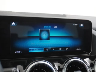 Mercedes-Benz B-Klasse Mercedes-Benz B-Klasse 180 AMG // Panoramadak // Camera // Augemented Reality // Carplay // Elek. Achterklep // Night Pakket // Cruise Control - afbeelding nr 31