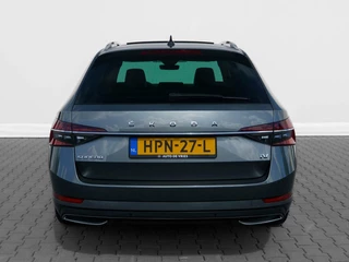 Škoda Superb Skoda Superb Combi 1.4 TSI iV 218pk Laurin & Klement | Leder | Panoramadak | 360 Camera | Trekhaak - afbeelding nr 29