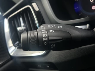 Volvo V60 Volvo V60 2.0 T6 Plug-in hybrid AWD Plus Dark 350pk - afbeelding nr 21