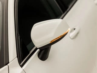 Volvo V60 Volvo V60 2.0 B3 Momentum Advantage 177Pk Automaat (APPLE CARPLAY, GROOT NAVI, ADAPTIVE CRUISE, STUUR/STOELVERWARMING, SPORTSTOELEN, PARKEERSENSOREN, NIEUWE APK, NIEUWSTAAT) - afbeelding nr 38