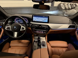 BMW 5 Serie BLUESTONE-METALLIC MET COGNAC LEER/PANO/ACC/CAMERA/STANDKACHEL/SFEER/DAB/CARPLAY/SHADOW-LINE/M-AERODYNAMIC - afbeelding nr 16