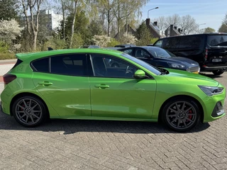 Ford Focus Ford Focus 2.3 EcoBoost ST-X 280pk | Winter Pack | Adaptive cruise control | Sper diff | Head up Display | Camera | AGR-stoelen - afbeelding nr 2
