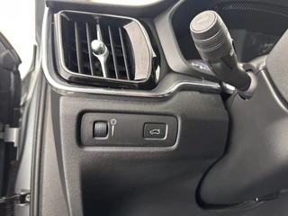 Volvo V60 Volvo V60 2.0 T4 Aut. *FULL-LED | DIGI-COCKPIT | NAVI-FULLMAP | ECC | CRUISE | COMFORT-SEATS | LANE-ASSIST | CARPLAY | 18