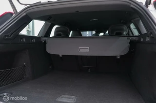 Volvo V60 Volvo V60 2.0 T8 Recharge AWD R-Design | NL auto | DAB+ | CarPlay | Adaptive | Blis | Rijklaar | - afbeelding nr 54