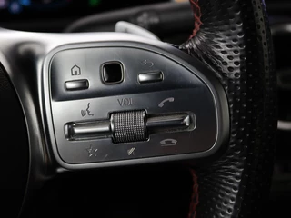 Mercedes-Benz A-Klasse Mercedes-Benz A-klasse 180d AMG | 36.600km NAP | Panoramadak | Stoelverwarming | Carplay | Camera | Full LED | Navigatie | Leder/Alcantara | Widescreen - afbeelding nr 14