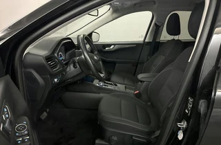 Ford Kuga Ford Kuga 2.5 PHEV Titanium 225pk | Winterpack | 18 inch Licht metalen Velgen | Privacy Glass | SYNC 3 Navigatie - afbeelding nr 9