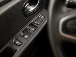 Renault Clio Automaat (NAVIGATIE, CLIMATE, LM VELGEN, SPORTSTOELEN, PARKEERSENSOREN, CRUISE, NIEUWSTAAT) - afbeelding nr 22