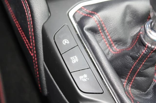 Ford Focus Ford Focus Wagon 1.5 EcoBoost 182 PK ST Line Business | LED | Winterpack | BLIS | Adaptieve Cruise Control | Camera | Electrische achterklep | Headup Display | DAB | Leder/Stof | 50DKM! - afbeelding nr 25