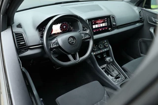 Škoda Karoq Skoda Karoq 1.5 TSI / 150 PK / DSG / Sportline / Black Edition / Panorama / Virtual Cockpit / Camera / Cruise Control / Trekhaak / 18